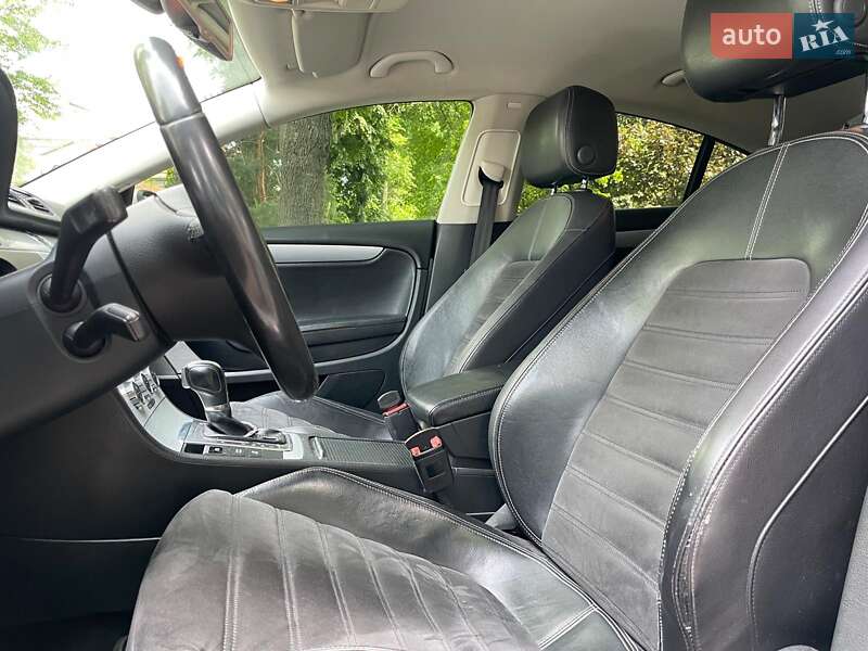 Купе Volkswagen CC / Passat CC 2013 в Киеве