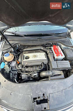 Купе Volkswagen CC / Passat CC 2008 в 