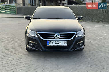 Купе Volkswagen CC / Passat CC 2012 в Вараші