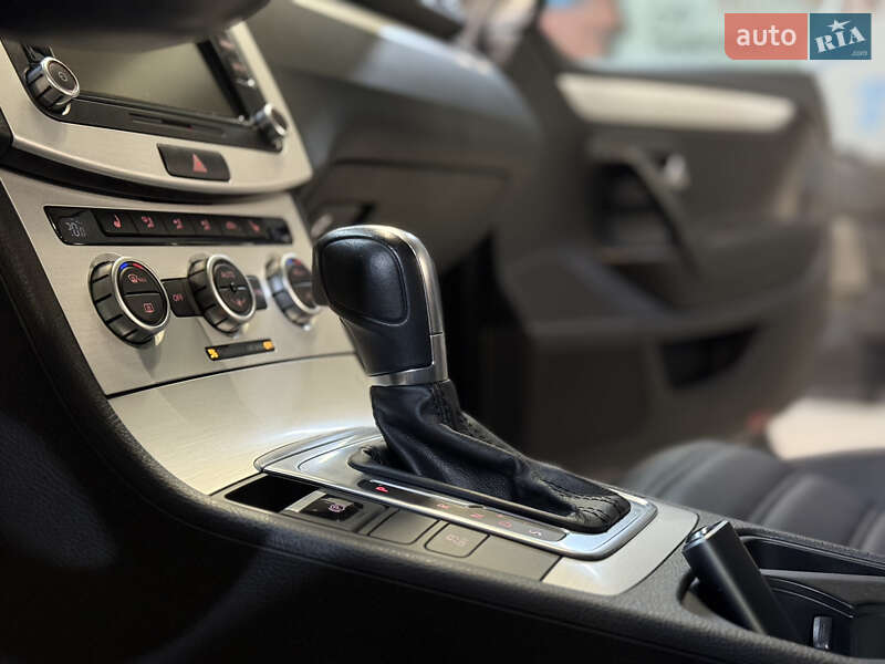 Купе Volkswagen CC / Passat CC 2012 в Львове