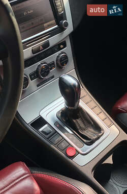 Купе Volkswagen CC / Passat CC 2012 в 