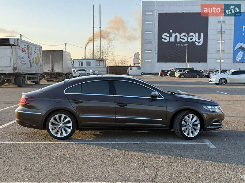 Купе Volkswagen CC / Passat CC 2014 в Чернівцях