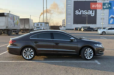 Купе Volkswagen CC / Passat CC 2014 в 