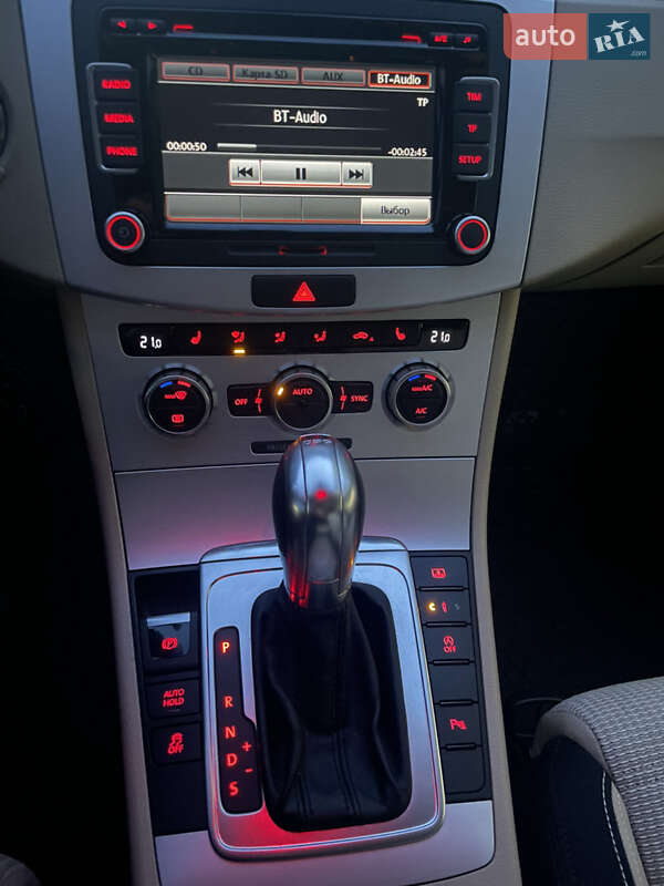 Купе Volkswagen CC / Passat CC 2014 в Чернівцях