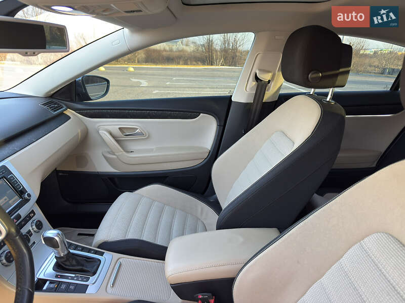 Купе Volkswagen CC / Passat CC 2014 в Чернівцях