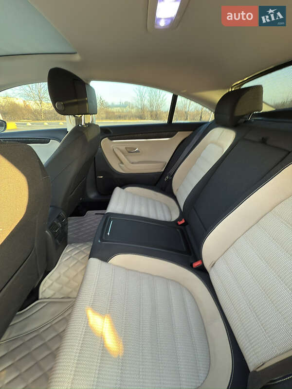 Купе Volkswagen CC / Passat CC 2014 в Чернівцях