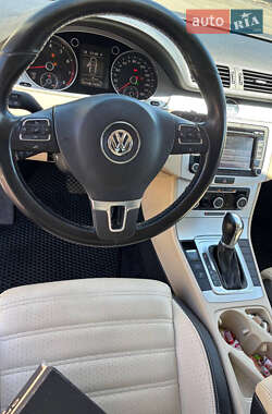 Купе Volkswagen CC / Passat CC 2011 в 