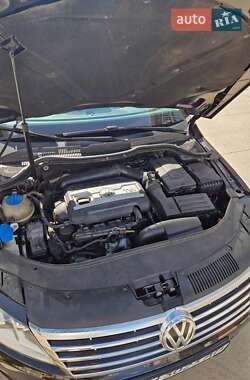 Купе Volkswagen CC / Passat CC 2012 в 