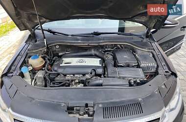 Купе Volkswagen CC / Passat CC 2012 в 