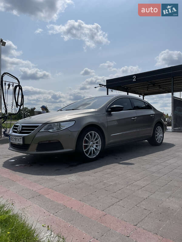 Купе Volkswagen CC / Passat CC 2011 в Львове