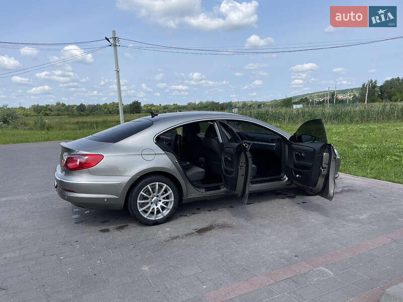 Купе Volkswagen CC / Passat CC 2011 в Львове