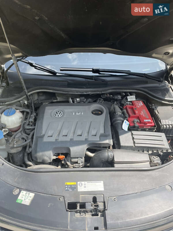 Купе Volkswagen CC / Passat CC 2011 в Львове