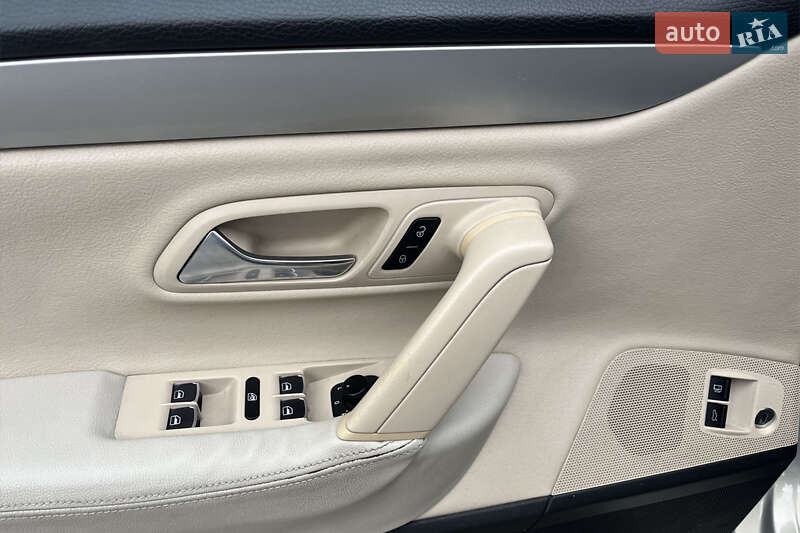 Купе Volkswagen CC / Passat CC 2009 в Коломиї
