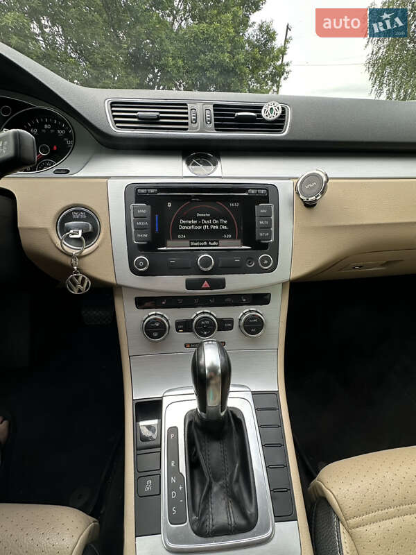 Купе Volkswagen CC / Passat CC 2013 в Новоселице