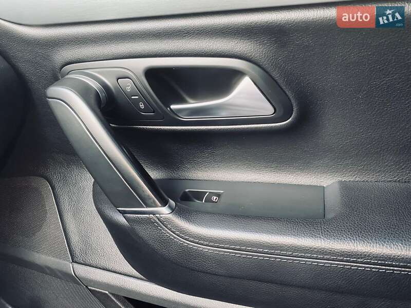 Купе Volkswagen CC / Passat CC 2013 в Дніпрі