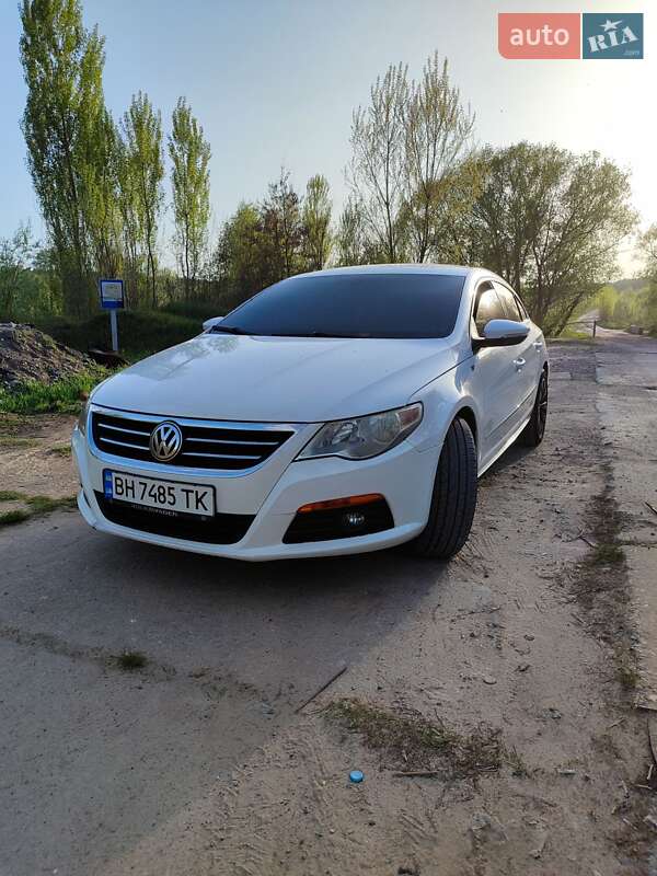 Купе Volkswagen CC / Passat CC 2010 в Киеве