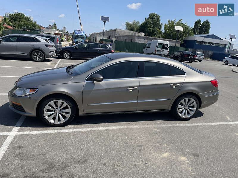 Купе Volkswagen CC / Passat CC 2010 в Киеве