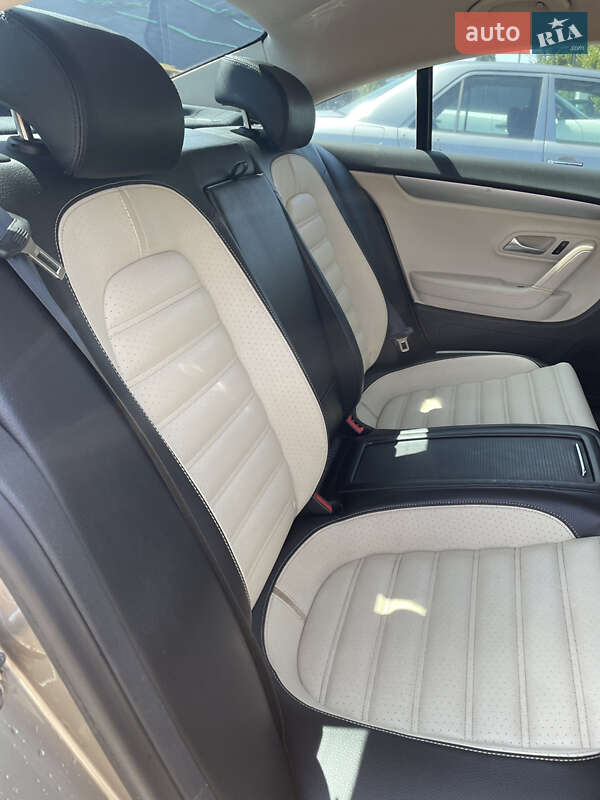 Купе Volkswagen CC / Passat CC 2010 в Киеве