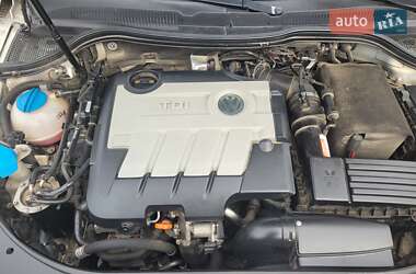 Купе Volkswagen CC / Passat CC 2009 в 