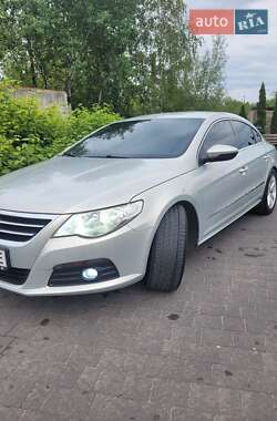 Купе Volkswagen CC / Passat CC 2009 в Надворной