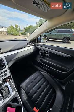 Купе Volkswagen CC / Passat CC 2012 в 