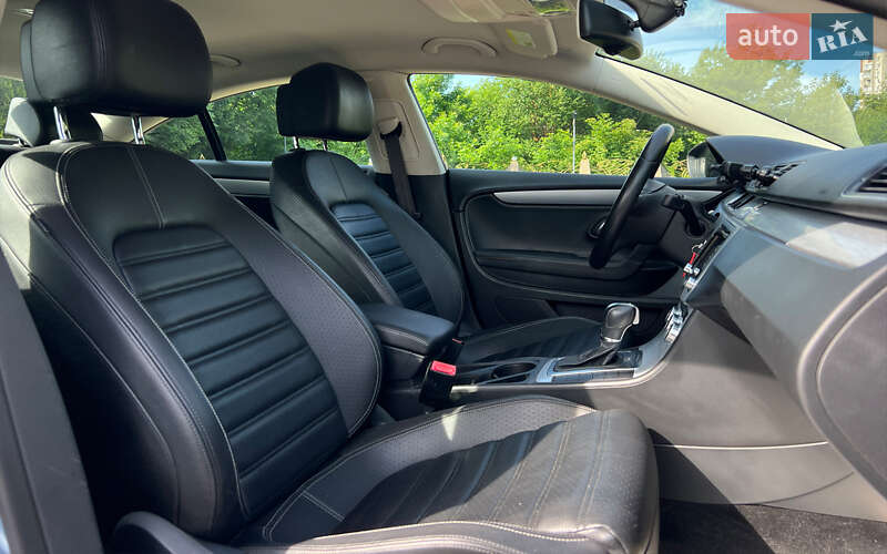 Купе Volkswagen CC / Passat CC 2013 в Львові