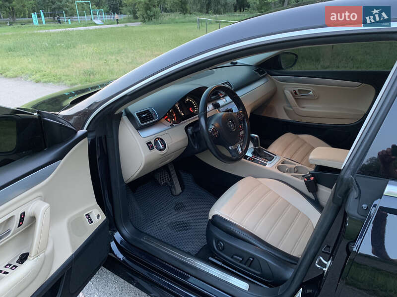 Купе Volkswagen CC / Passat CC 2012 в Сумах