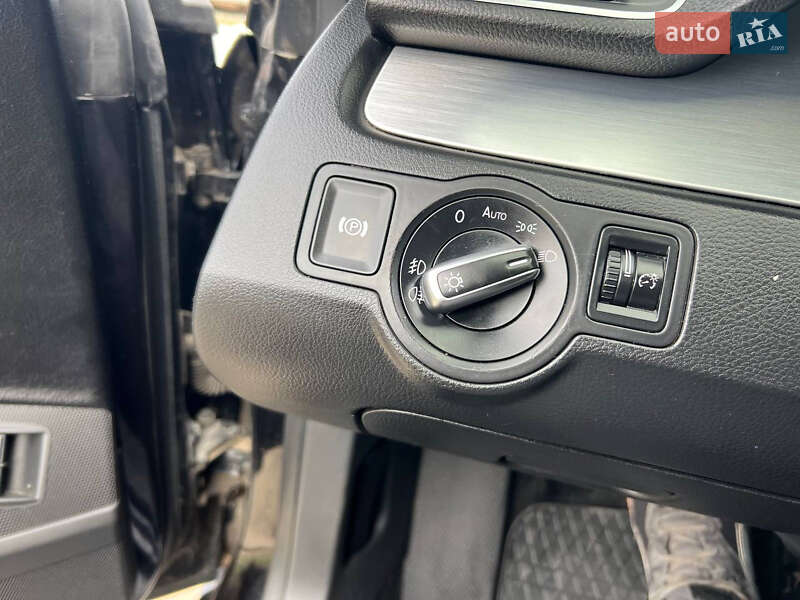 Купе Volkswagen CC / Passat CC 2009 в Залещиках
