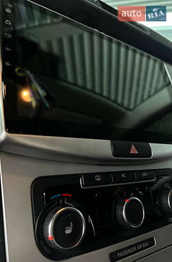 Купе Volkswagen CC / Passat CC 2011 в 