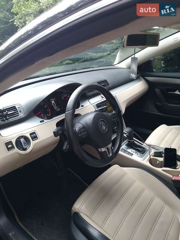 Купе Volkswagen CC / Passat CC 2010 в Радомышле