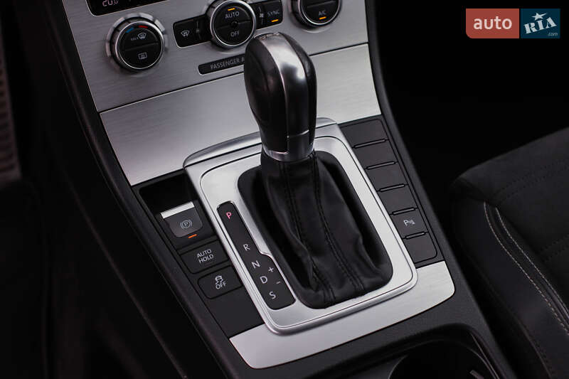 Купе Volkswagen CC / Passat CC 2013 в Львове