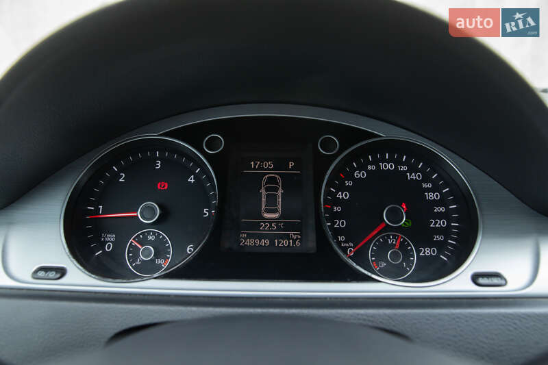 Купе Volkswagen CC / Passat CC 2013 в Львове