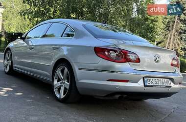 Купе Volkswagen CC / Passat CC 2008 в 
