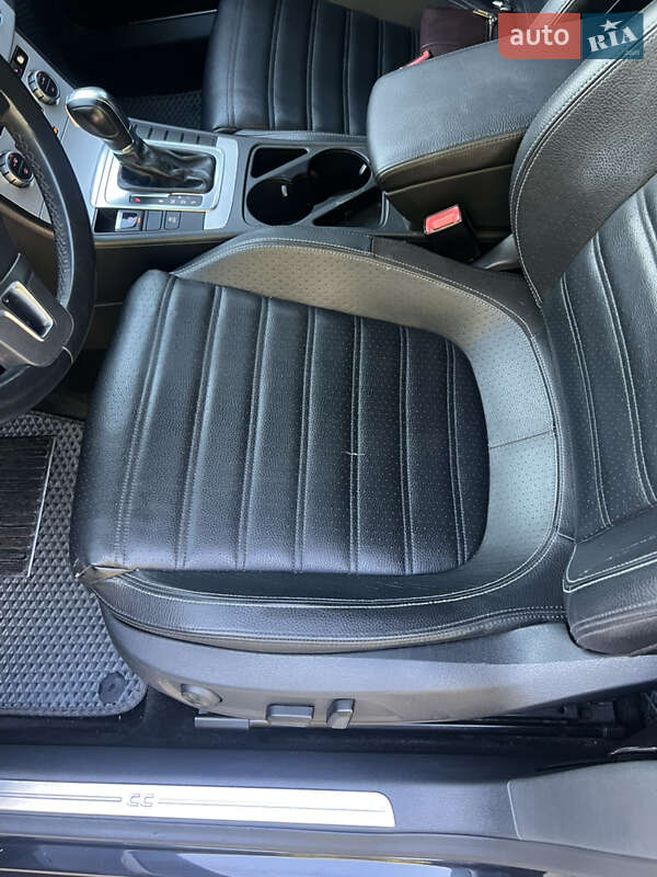 Купе Volkswagen CC / Passat CC 2013 в Львові