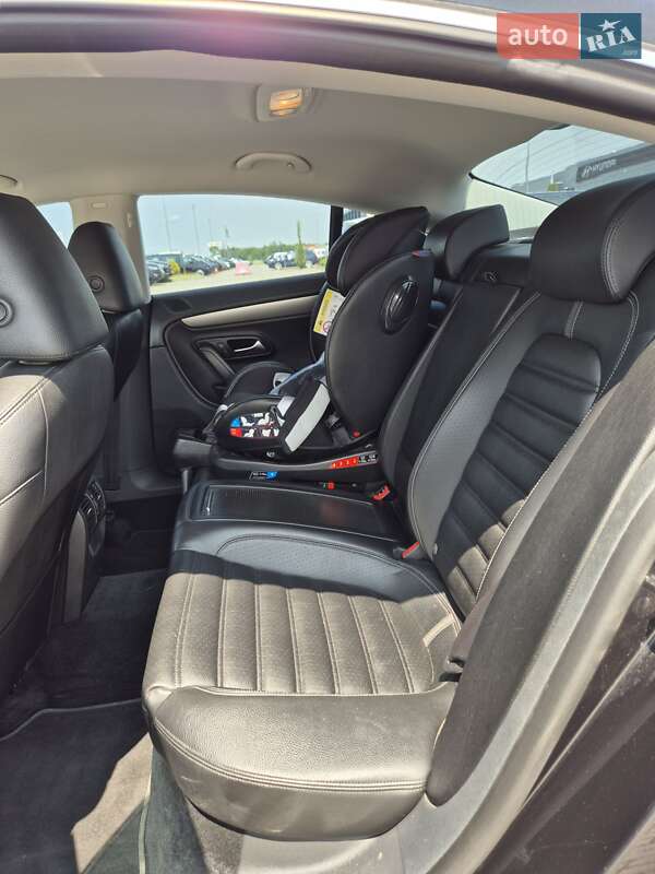 Купе Volkswagen CC / Passat CC 2009 в Львові