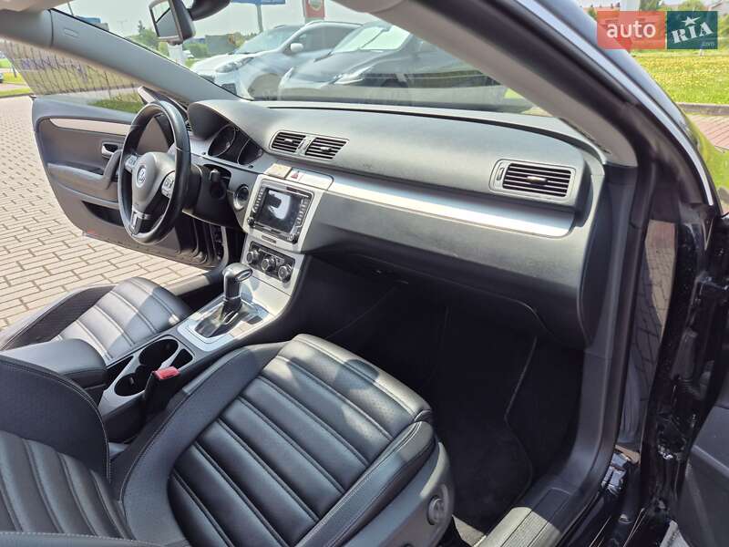 Купе Volkswagen CC / Passat CC 2009 в Львові