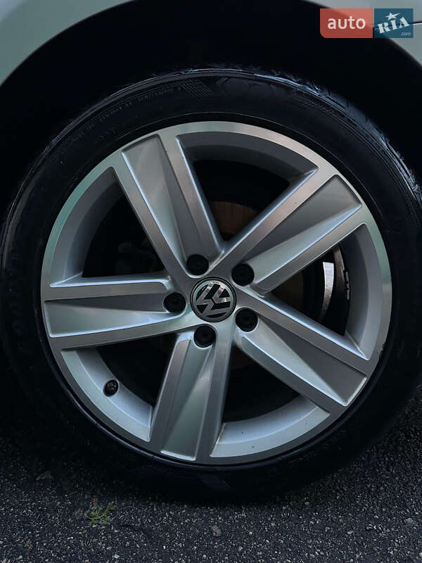 Купе Volkswagen CC / Passat CC 2016 в Киеве