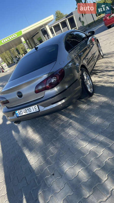 Купе Volkswagen CC / Passat CC 2010 в Мукачевому