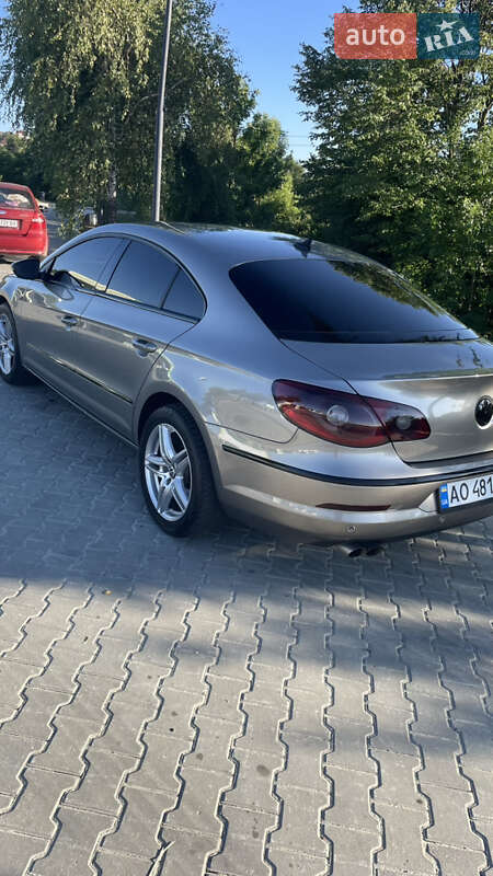 Купе Volkswagen CC / Passat CC 2010 в Мукачевому