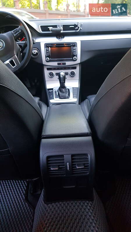 Купе Volkswagen CC / Passat CC 2013 в Львові