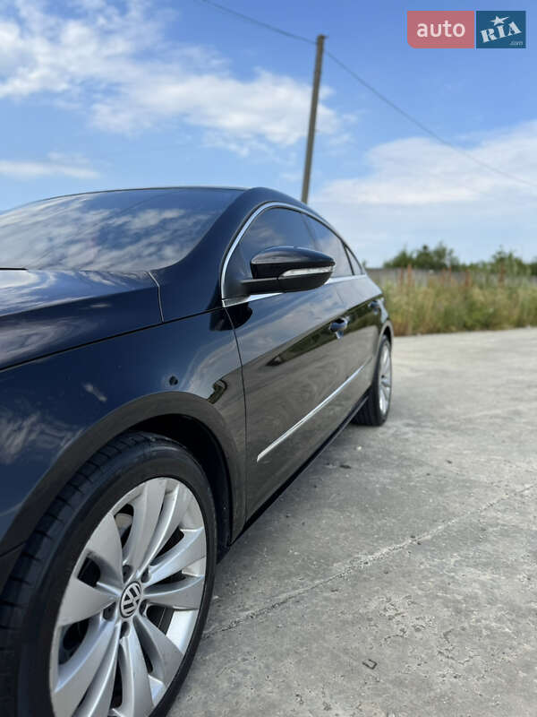 Купе Volkswagen CC / Passat CC 2009 в Ужгороді