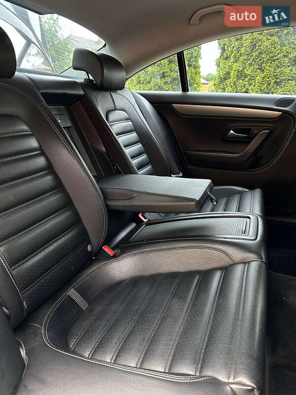 Купе Volkswagen CC / Passat CC 2010 в Стрые