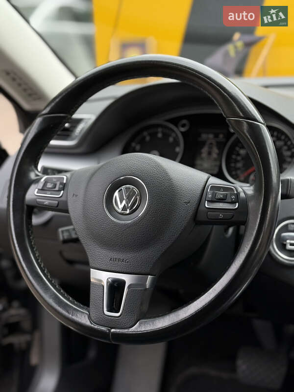 Купе Volkswagen CC / Passat CC 2015 в Киеве