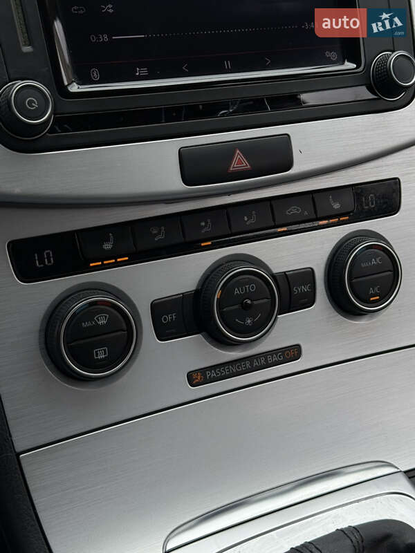 Купе Volkswagen CC / Passat CC 2015 в Киеве