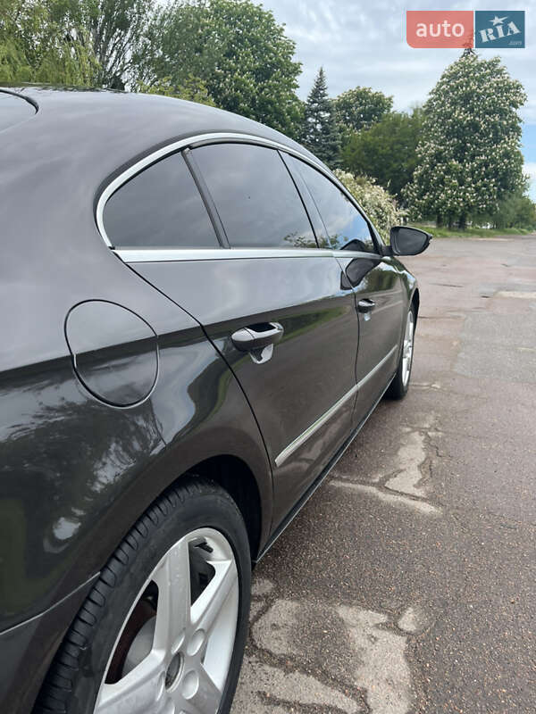 Купе Volkswagen CC / Passat CC 2010 в Киеве
