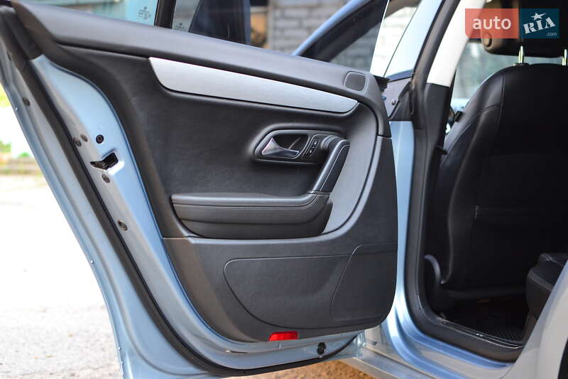Купе Volkswagen CC / Passat CC 2012 в Зміїві фото 39 Купе Volkswagen CC / Passat CC 2012 в Зміїві