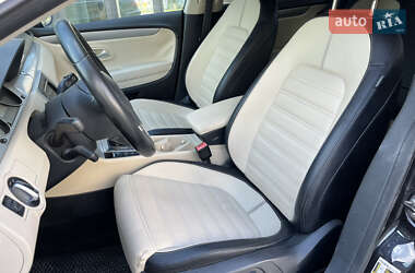 Купе Volkswagen CC / Passat CC 2011 в 