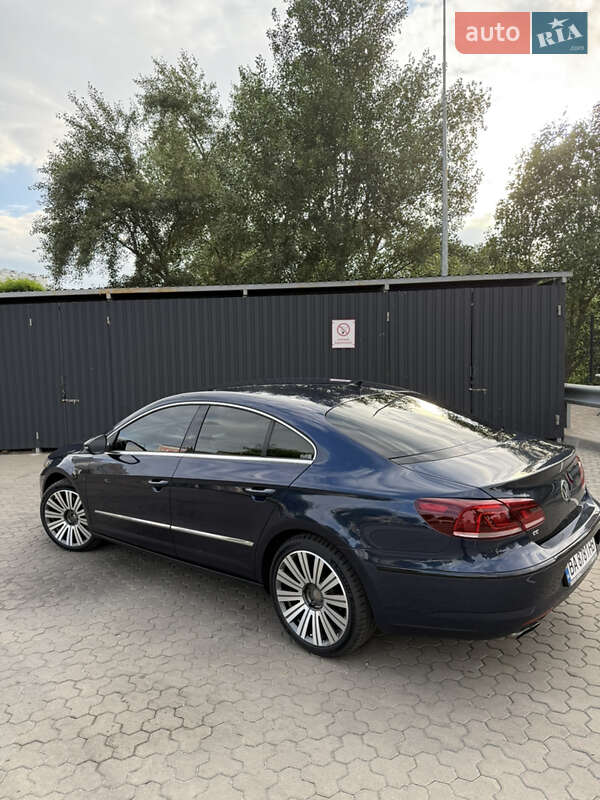 Купе Volkswagen CC / Passat CC 2016 в Києві