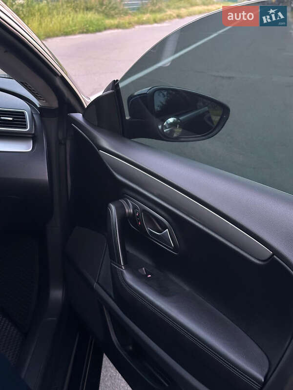Купе Volkswagen CC / Passat CC 2010 в Киеве