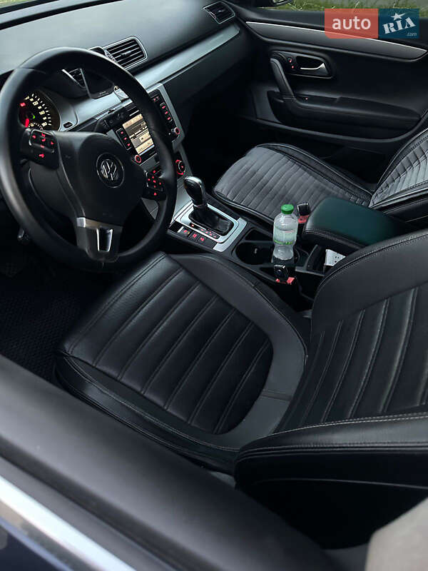 Купе Volkswagen CC / Passat CC 2010 в Киеве